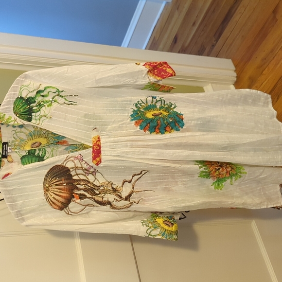 Tunic - Picture 1 of 7